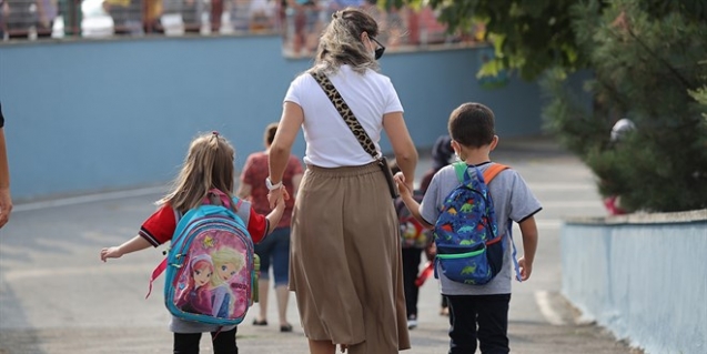 Okul çantaları için ''vücut ağırlığının yüzde 10'unu aşmamalı'' uyarısı
