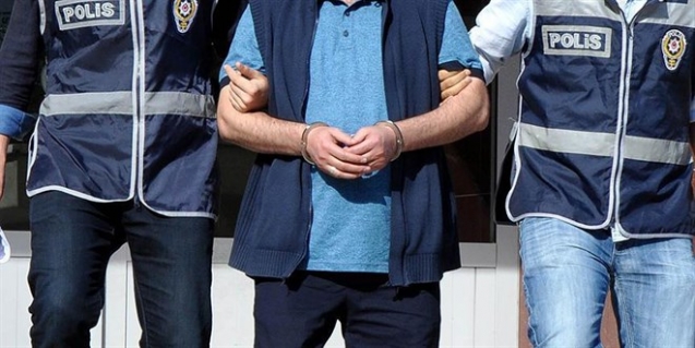 İzmir'de taciz iddiasıyla görevinden uzaklaştırılan öğretmen tutuklandı